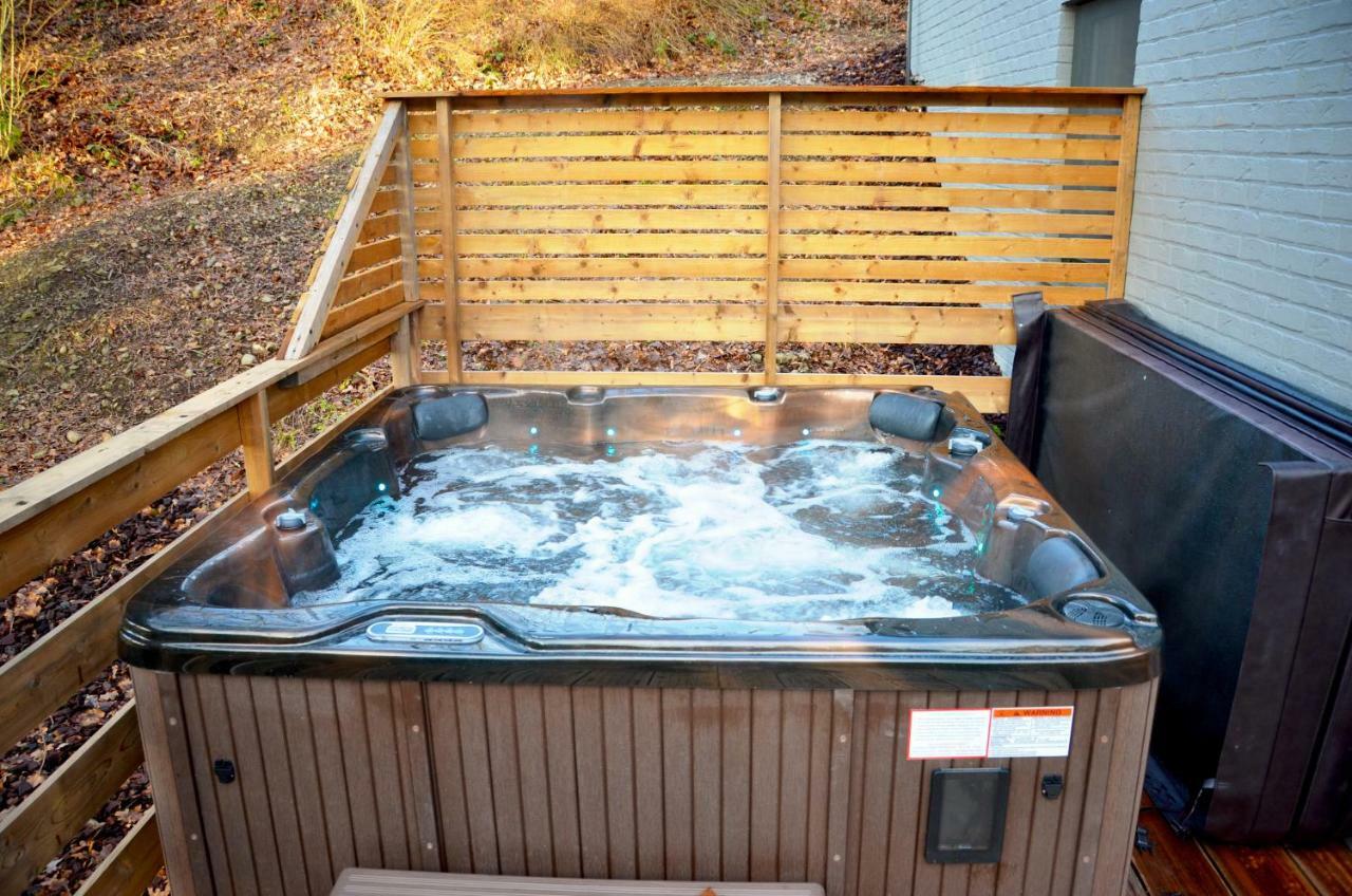 Villa Dakota - Jacuzzi, Zwembad, Playstation デュルビュイ エクステリア 写真